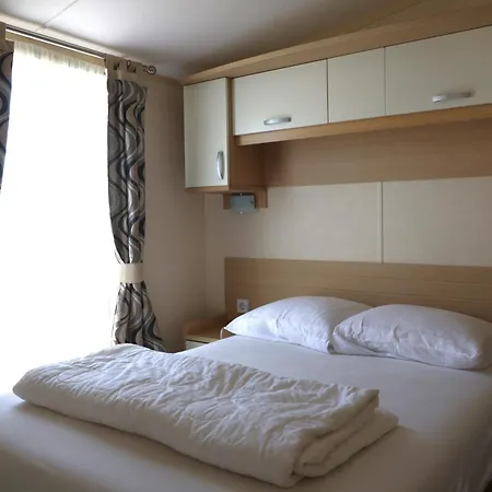 Camping Cozy Caravan In Quiet Area Near - Caravan Dune