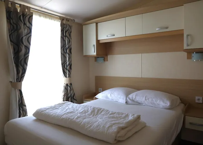 Camping Cozy Caravan In Quiet Area Near - Caravan Dune