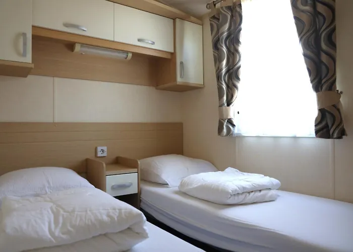 Cozy Caravan In Quiet Area Near - Caravan Dune * De Haan